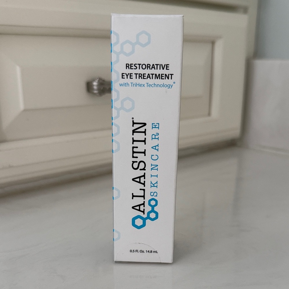 Alastin Skincare Restorative Eye Treatment - White and Blue